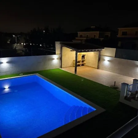 Luxury 6br Private Pool & Games Sleeps 12 Villa *